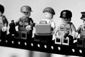 lego-workers-1920x1080