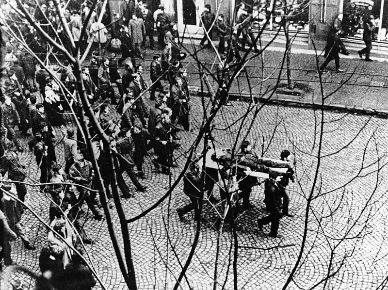 Polish_1970_protests_-_Zbyszek_Godlewski_body