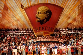 800px-rian_archive_142011_a_masters-of-art_concert_on_the_vlksm_60th_anniversary